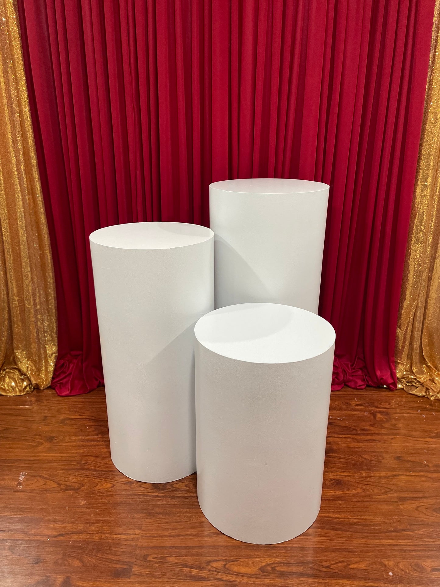 Gold Cylinder Set of 3 (rental only, pay 30% in advance, rest in store).